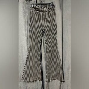 Wide flare high wasted jeans